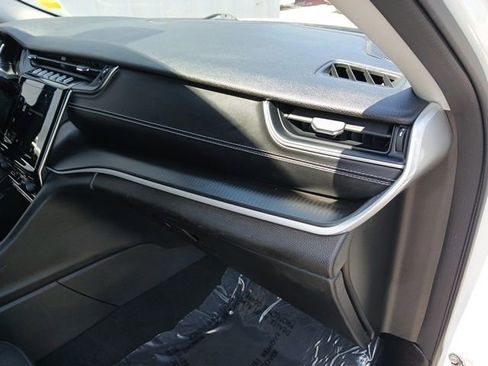 Used 2023 Jeep Grand Cherokee L Laredo RWD image 27
