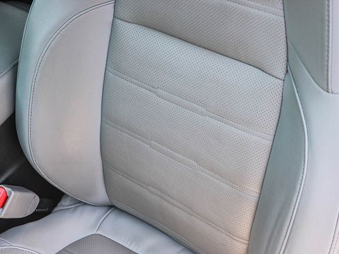 Used 2017 Honda CR-V Touring image 23