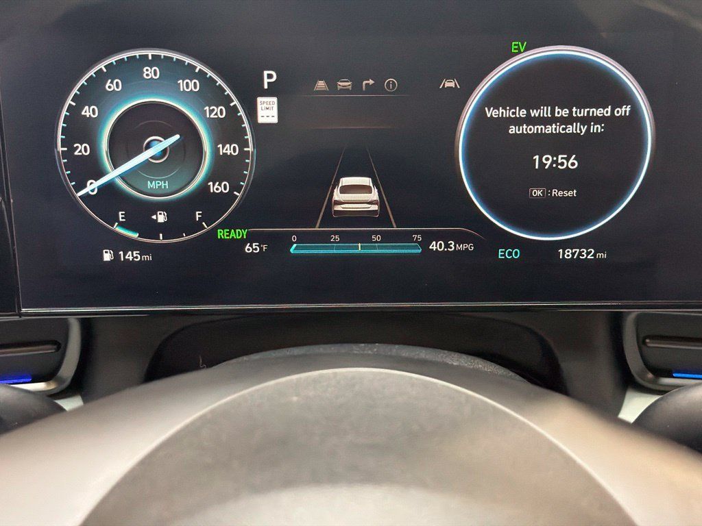 Certified 2024 Hyundai Elantra Limited FWD image 25