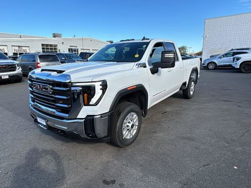 New 2026 GMC Sierra 2500 SLE w/ SLE Value Package; image 3