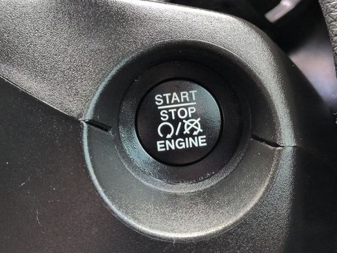 Used 2020 Jeep Compass Latitude FWD image 27