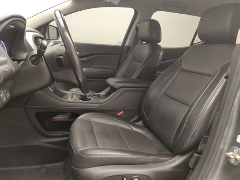 Used 2021 GMC Acadia SLT w/ LPO, Floor Liner Package FWD image 17