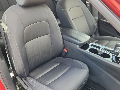 Used 2024 Nissan Altima 2.5 SV FWD image 12