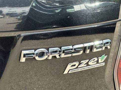 Used 2015 Subaru Forester 2.5i Premium w/ All-Weather Package AWD/4WD image 26