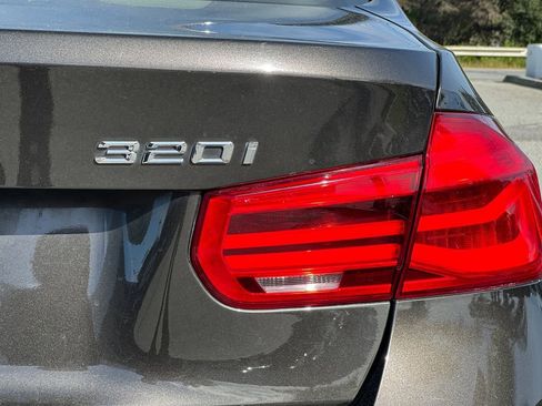 Used 2018 BMW 320i Sedan image 26