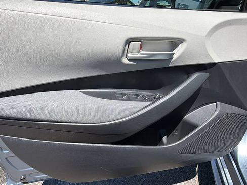Used 2021 Toyota Corolla LE FWD image 19