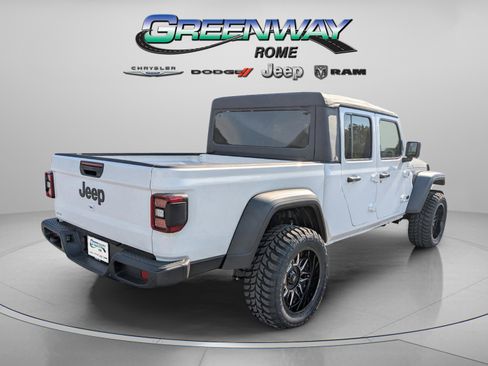 New 2025 Jeep Gladiator Sport image 5