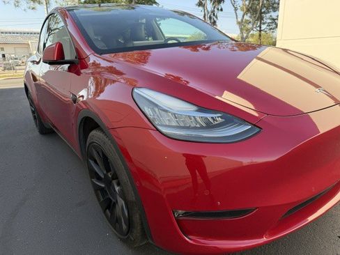 Used 2022 Tesla Model Y Long Range AWD/4WD image 7