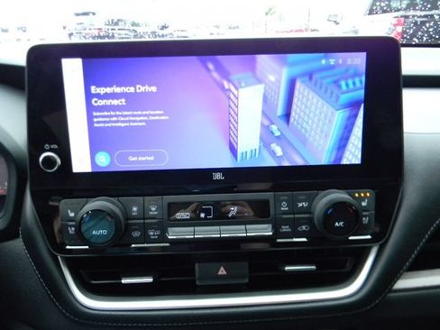 Used 2025 Toyota Grand Highlander AWD Hybrid image 12