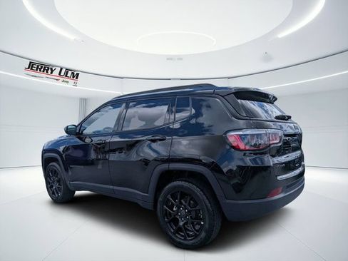 Certified 2025 Jeep Compass Latitude w/ Convenience Group AWD/4WD image 5