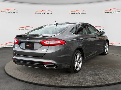 Used 2016 Ford Fusion SE AWD/4WD image 10