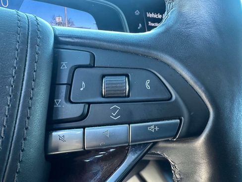 Certified 2022 Cadillac Escalade Premium Luxury Platinum image 16