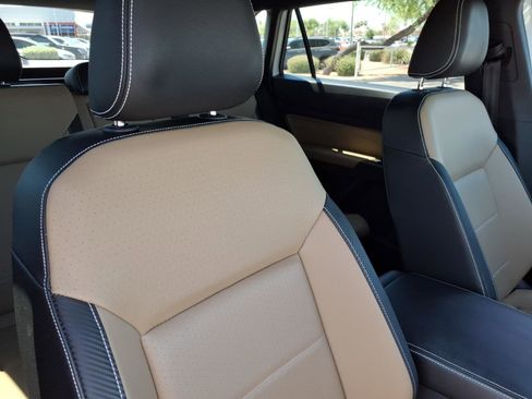 Certified 2023 Volkswagen Atlas Cross Sport SE w/ Panoramic Sunroof Package AWD/4WD image 12