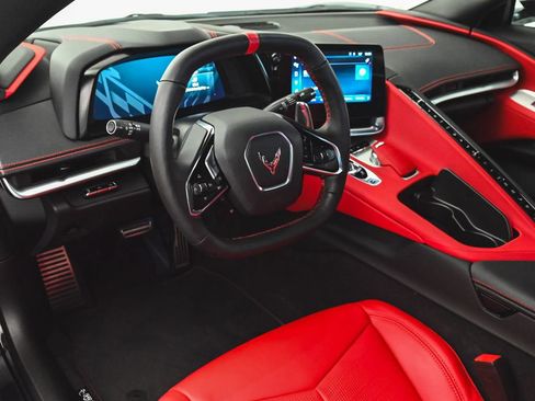 Used 2024 Chevrolet Corvette Stingray Preferred Conv w/ Z51 Performance Package RWD image 17