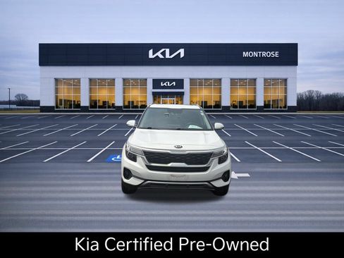 Certified 2021 Kia Seltos EX AWD/4WD image 2