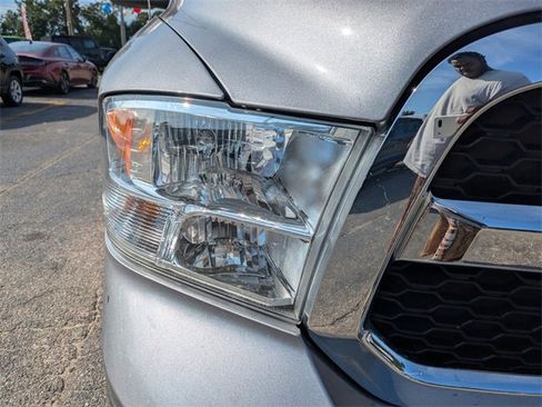 Used 2024 RAM 1500 Classic SLT image 9