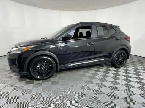Used 2024 Nissan Kicks SR image 17