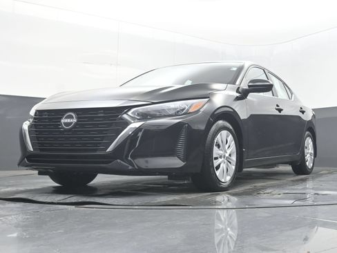 Certified 2025 Nissan Sentra S FWD image 30
