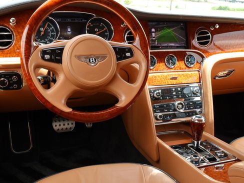 Used 2011 Bentley Mulsanne RWD image 5