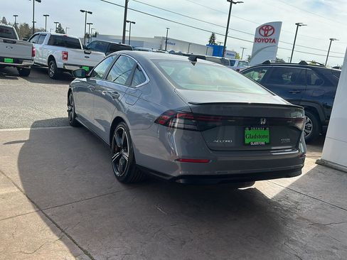 Used 2024 Honda Accord Sport image 8