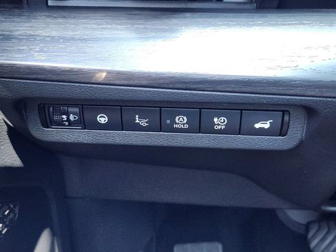 Used 2024 Nissan Ariya AWD image 18