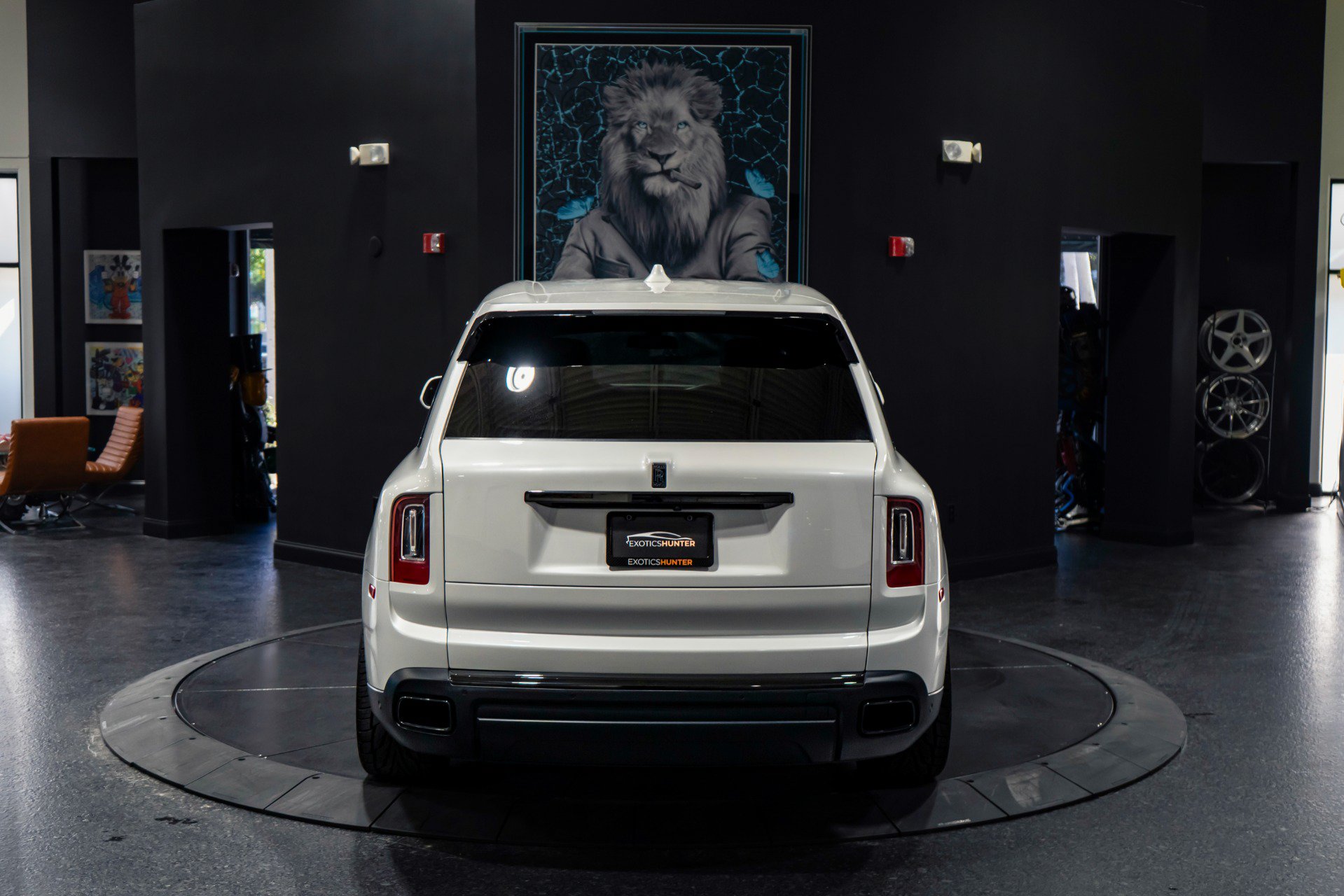 Used 2021 Rolls-Royce Cullinan Black Badge AWD/4WD image 17