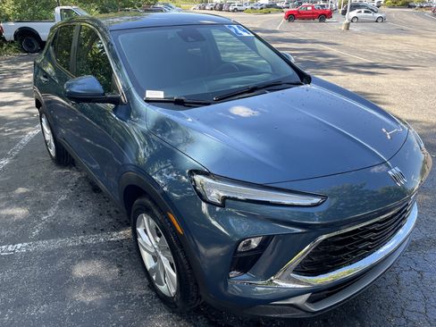 Used 2024 Buick Encore GX Preferred w/ Advanced Technology Package image 1