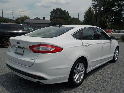 Used 2016 Ford Fusion SE w/ Equipment Group 202A FWD image 5