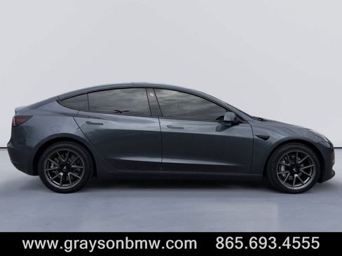 Used 2022 Tesla Model 3 Long Range AWD/4WD image 2