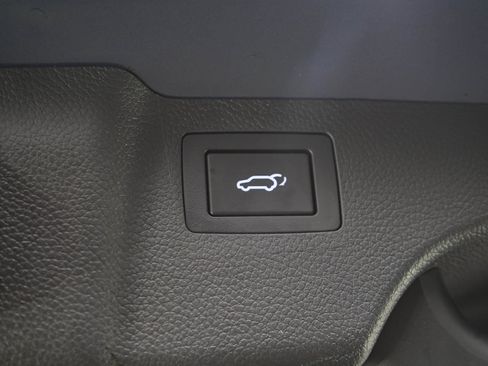 Used 2018 Hyundai Santa Fe Sport w/ 2.0T Ultimate Tech Package 05 AWD/4WD image 14