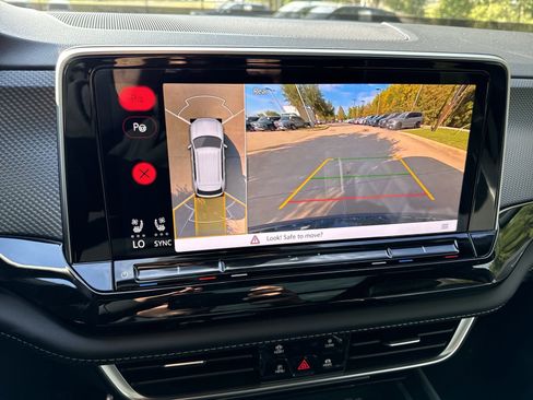 Used 2026 Volkswagen Atlas Cross Sport SEL Premium R-Line image 14