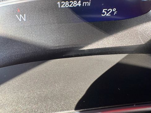 Used 2017 Chrysler Pacifica Touring-L Plus w/ Advanced Safetytec Group image 22