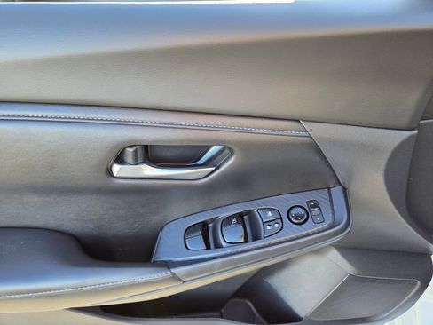 Used 2023 Nissan Sentra SV image 17