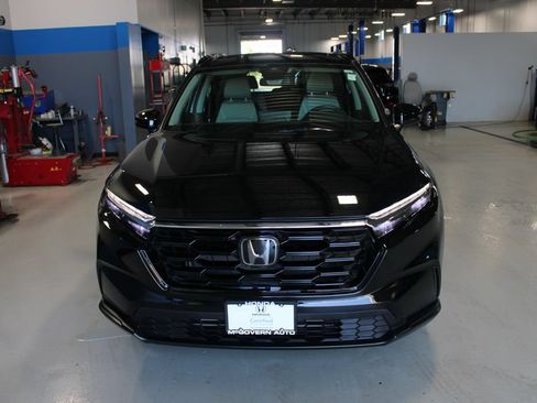 Certified 2025 Honda CR-V EX image 2
