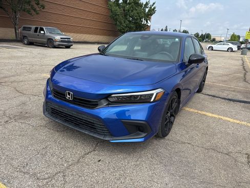 Used 2023 Honda Civic Sport image 11