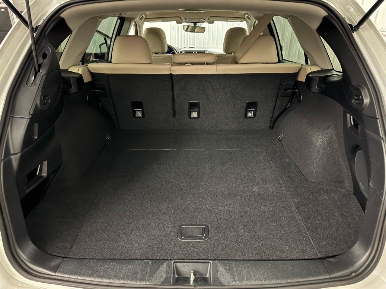 Used 2017 Subaru Outback 3.6R Limited AWD/4WD image 10