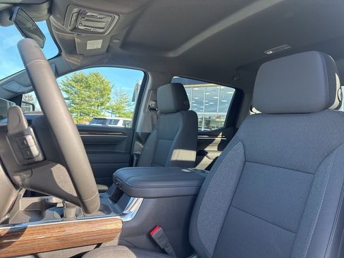 New 2026 GMC Sierra 1500 Elevation image 16