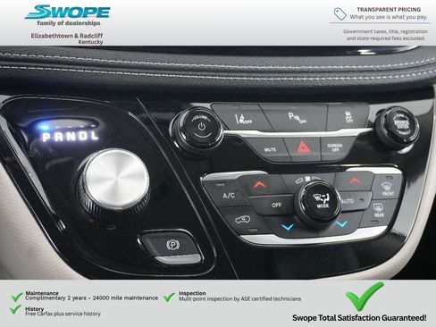 Used 2024 Chrysler Pacifica Limited FWD image 28