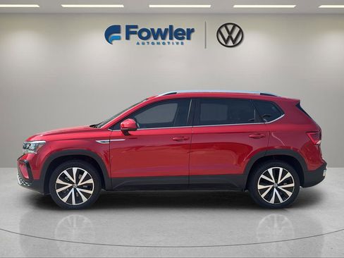 Used 2023 Volkswagen Taos SE FWD image 4