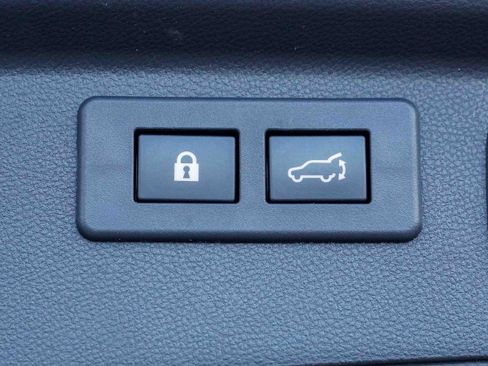 Used 2019 Subaru Forester Premium image 38