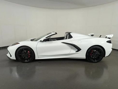 Used 2024 Chevrolet Corvette Stingray Premium Conv w/ Z51 Performance Package RWD image 7