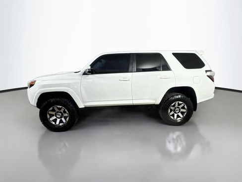 Used 2021 Toyota 4Runner TRD Off-Road Premium w/ Moonroof Package AWD/4WD image 4