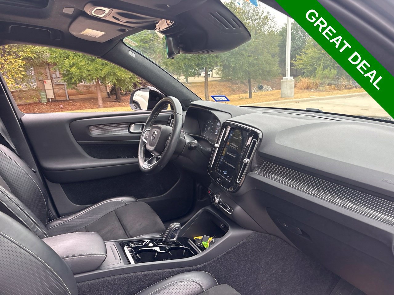 Used 2021 Volvo XC40 T5 R-Design w/ Advanced Package AWD/4WD image 12