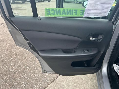 Used 2013 Chrysler 200 LX FWD image 13