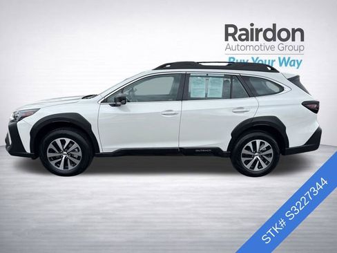 Used 2025 Subaru Outback AWD/4WD image 4