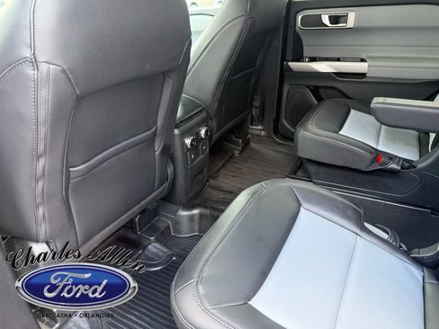 Used 2023 Ford Explorer XLT w/ Equipment Group 202A AWD/4WD image 13