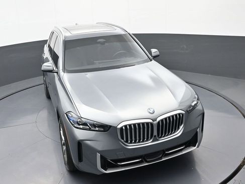 Used 2024 BMW X5 xDrive40i w/ Premium Package image 31