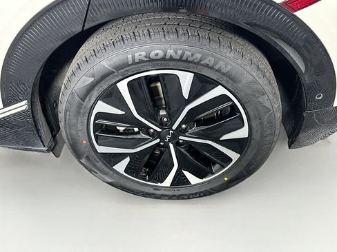 Used 2023 Kia EV6 Wind w/ Wind Technology Package AWD/4WD image 11