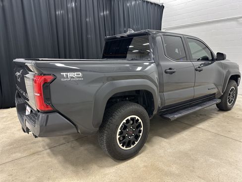 Used 2024 Toyota Tacoma TRD Off-Road AWD/4WD image 10