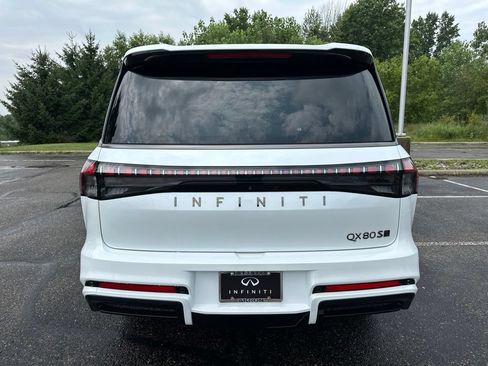 New 2027 INFINITI QX80 Sensory AWD/4WD image 4